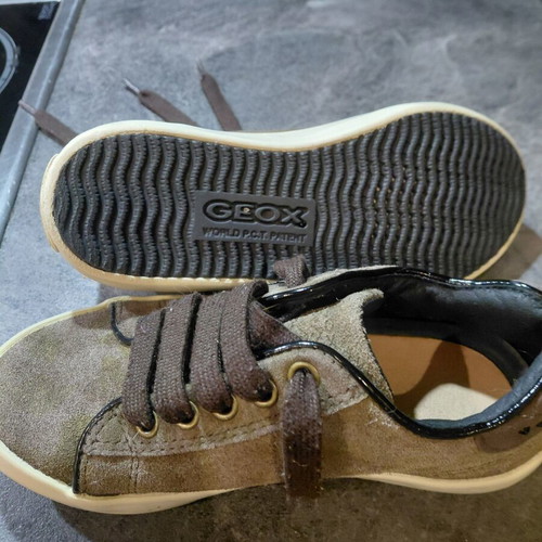 Geox Respira Kilwi kids sneakers size 29 like new, suede