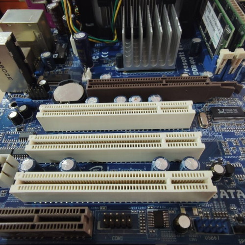 ASROCK Motherboard P4VM800 used with CPU Celeron 2.20GHz and 512MB RAM