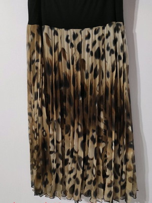 Animal print skirt like new, size L-XL, lightweight fabric