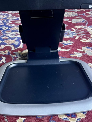 HP LE1901w monitor with stand used