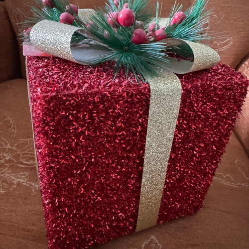 Christmas decorative gift like new, medium size, red with gold ribbon