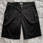 Sarah Lawrence Bermuda shorts like new, size M, black