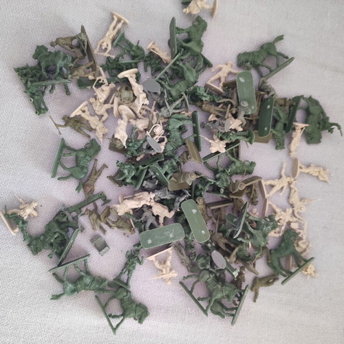 Model figures with horses and soldiers, scale 1/72