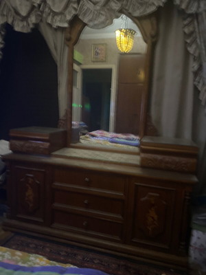 Bedroom furniture used with 5 drawers, 2 cabinets and mirror
