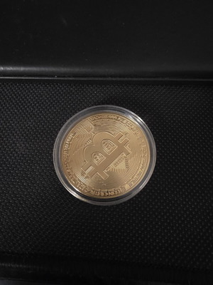 Bitcoin collectible coin with protective case new