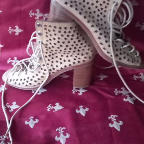 Jeffrey Campbell summer sandals size 38 beige like new