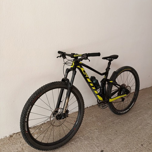 Scott Spark 2019 Mountain Bike Medium Size 29" Like New