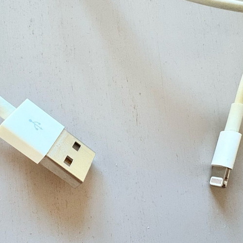 Lighting to USB cable authentic lightly used