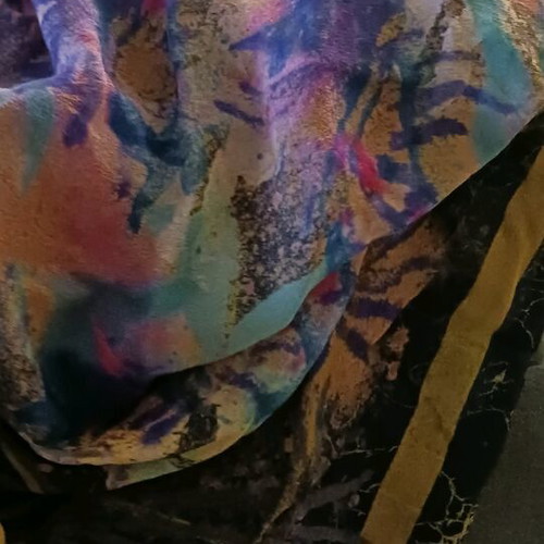 Silk pashmina like new, square multicolor 1m