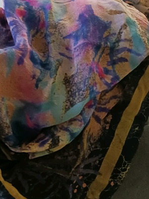 Silk pashmina like new, square multicolor 1m