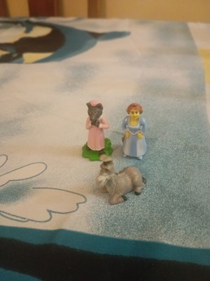 Kinder Shrek figures used, set