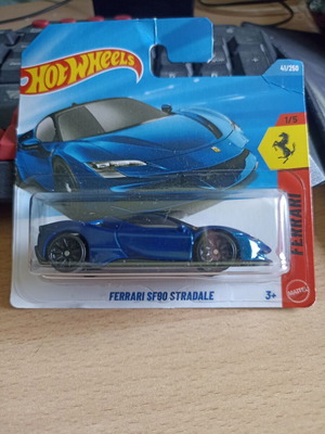 Hot Wheels Ferrari SF90 Stradale 2019 1:64 new