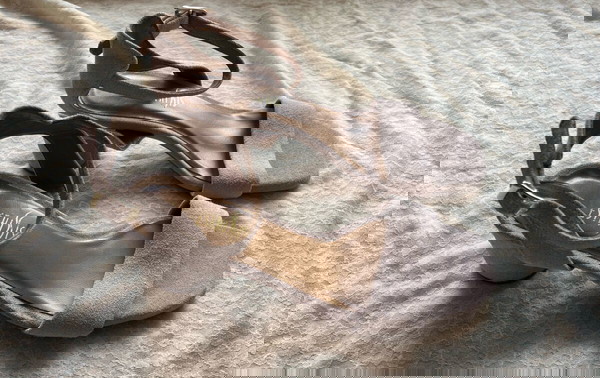 Esthissis suede heel sandals / Esthissis σουέτ σανδάλια με τακούνι