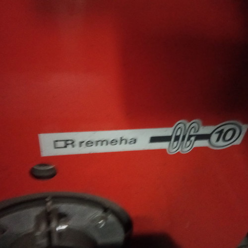 Καυστήρας και μαντεμένιος λέβητας πετρελαίου με κυκλοφορητή σαν καινούργια