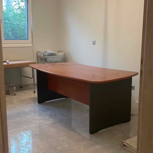 Sato professional desk like new, 2x1m, quality wood, curved design