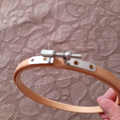 Wooden embroidery hoop 13 cm diameter, new