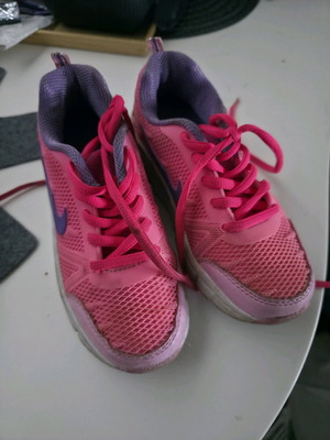 Children's athletic shoes with rollers like new, size 31