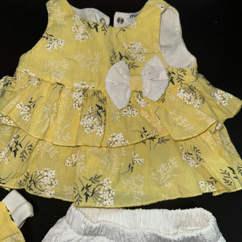 Baby set with matching headband 6 months like new