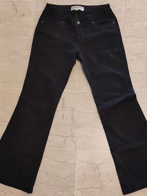 Attrattivo black jeans like new, size Large