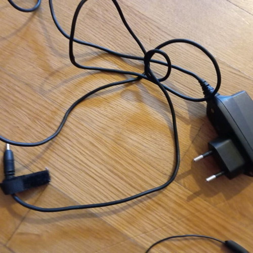 Chargers used, lot of old with various types of cables