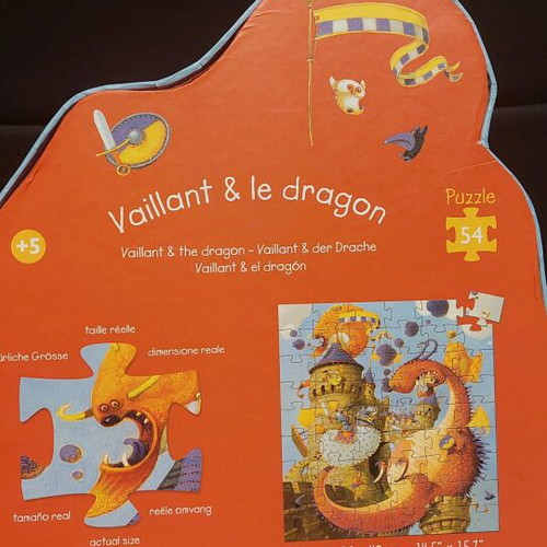 Djeco puzzle like new, 54 pieces with castle and dragons theme