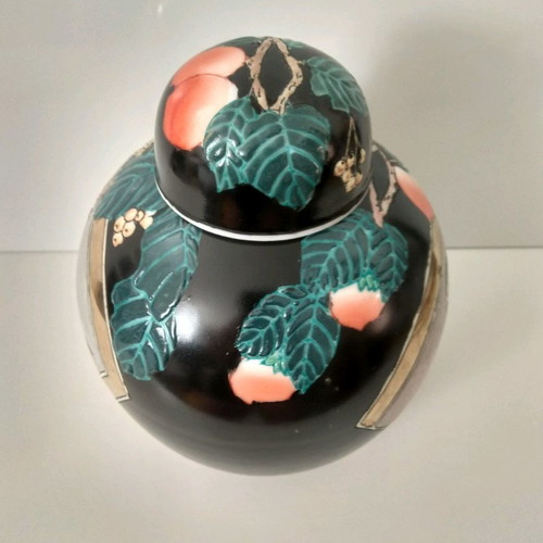 Decorative Chinese vase used, height 16 cm