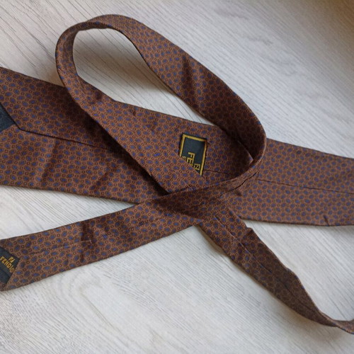 Fendi men's tie like new, brown with blue print, 100% silk