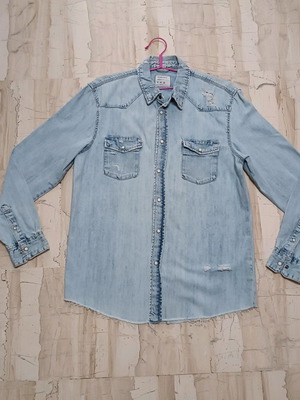 Oversized Distressed Denim Shirt/Jacket Bershka size M like new
