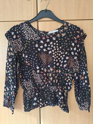 Pull & Bear Cropped Blouse with Elastic like new, Size M, Black