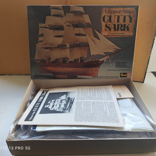 Revell Cutty Sark vintage model ship like new, scale 1/220