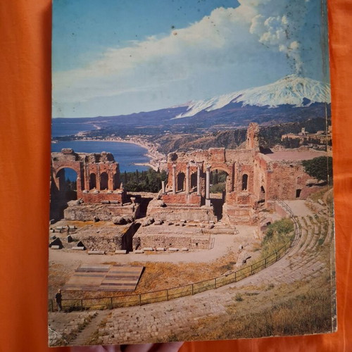 Sicilia L'Isola Del Sole travel guide like new, Italian