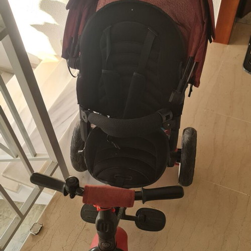 Lorelli Jaguar Air tricycle like new with parent handle
