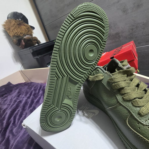 Nike Air Force 1 '07 LV8 Utility sneakers size 43, green