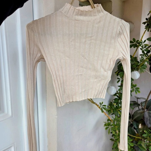 FB Sister cream ribbed crop top long sleeve like new, size S