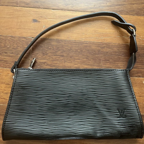 Black wristlet bag like new