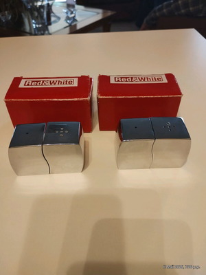 Wavy salt and pepper shakers set of 2 metal like new
