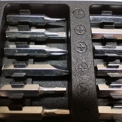 Small screwdrivers set with 24 bits new in case