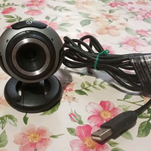 Pack of 2 used webcams Microsoft LifeCam VX-3000 and Logitech QuickCam