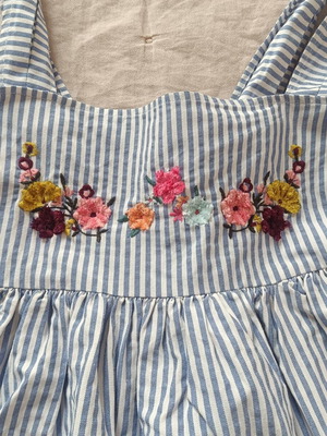 Zara embroidered t-shirt like new, colorful, size S