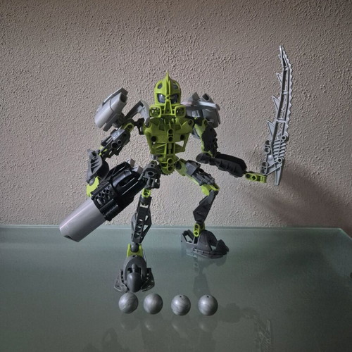 Bionicle 8686 Phantoka Lewa like new