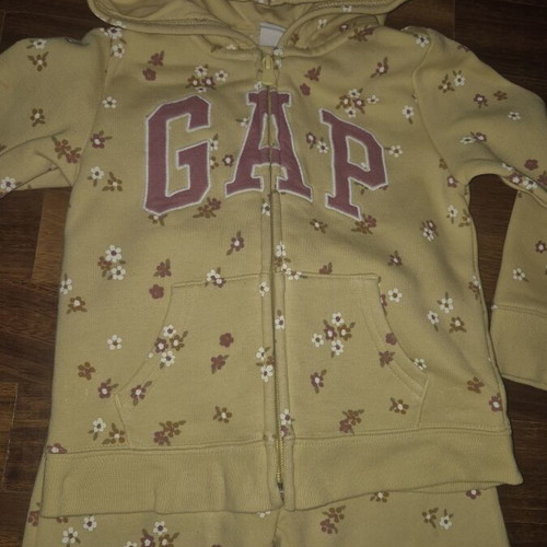 Gap girls' set size 4 years like new, yellow