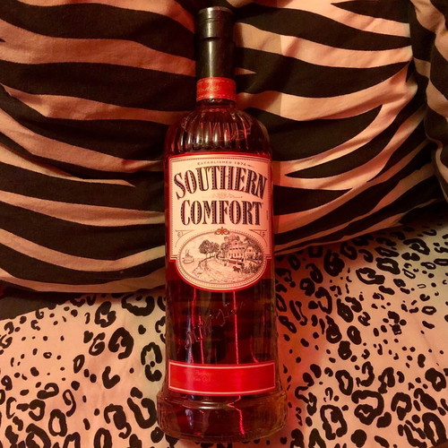 Southern Comfort 1L 35% vol used with original metal box