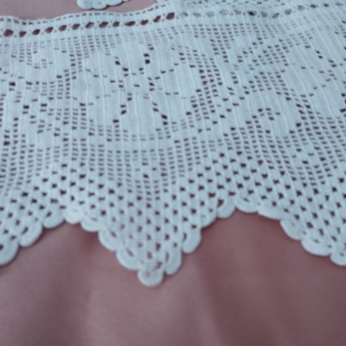 Vintage handmade wide crochet lace set of 2 with rose design, like new
