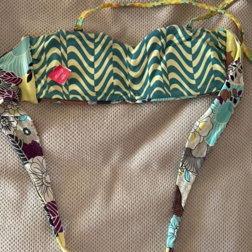 Maui swimsuit used with two bottoms and pouch, multicolor