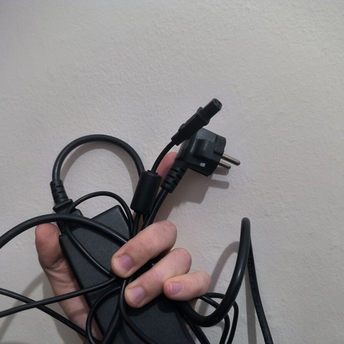 LiteOn PA-1900-05 Laptop Charger 19V 4.74A 90W like new, 3-pin plug