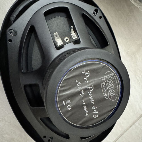 Magnat Oval Car Speakers 6x9 like new