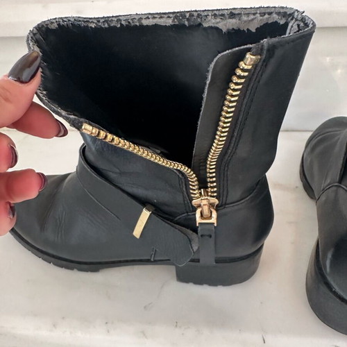 Zara black low leather ankle boots used, size 37