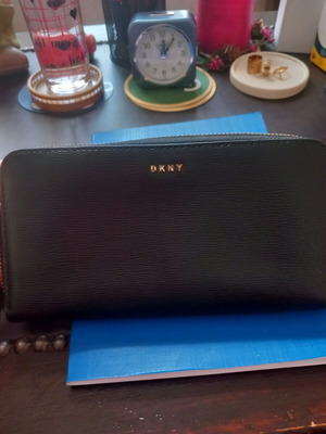PRICE DROP Dkny wallet