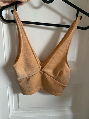 Beige crop top V cut like new, size XS