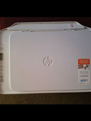 HPDeskjet 2710e printer and copier like new with A4 sheets